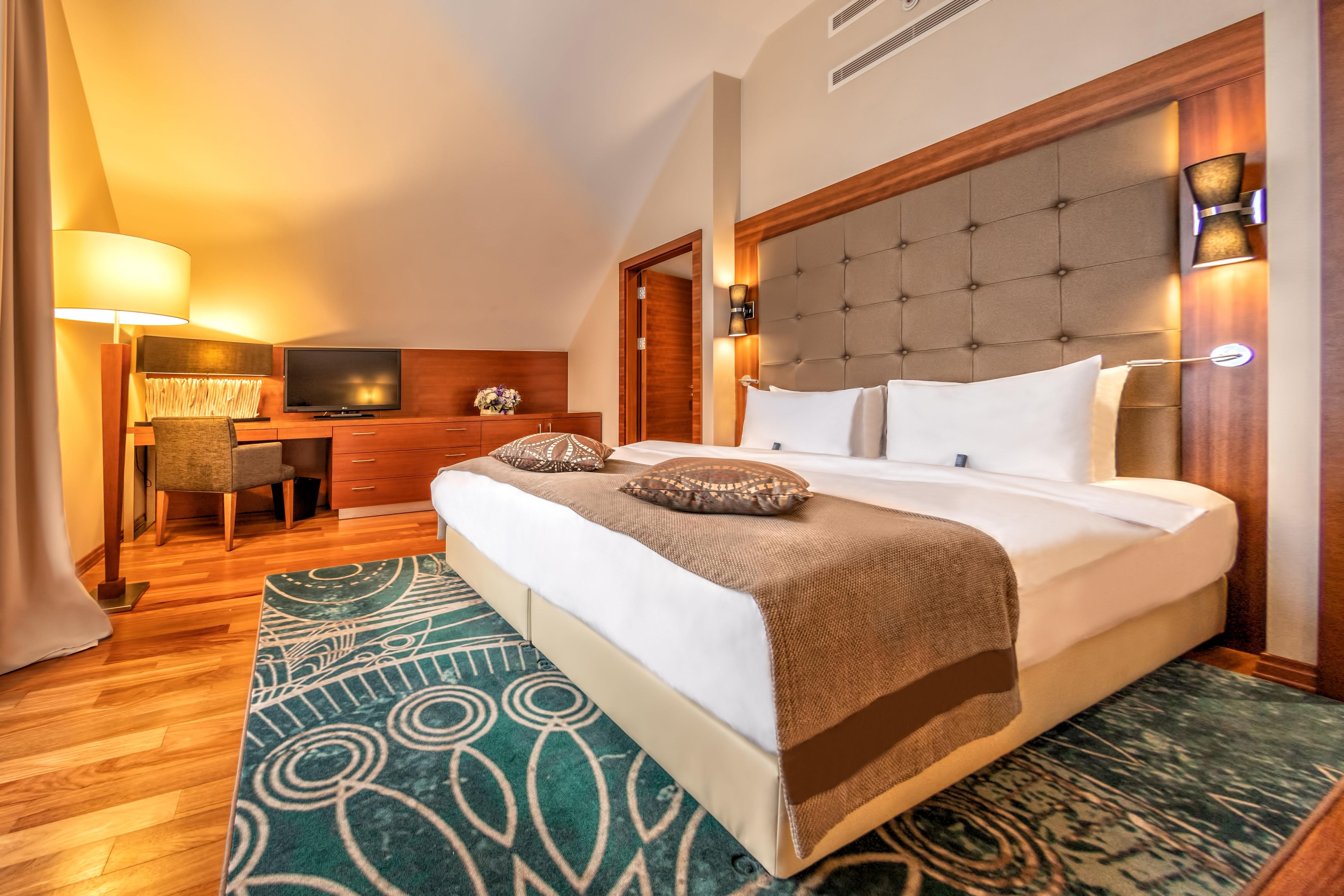 Crowne Plaza - Borjomi By Ihg Hotel Exterior photo Suite
