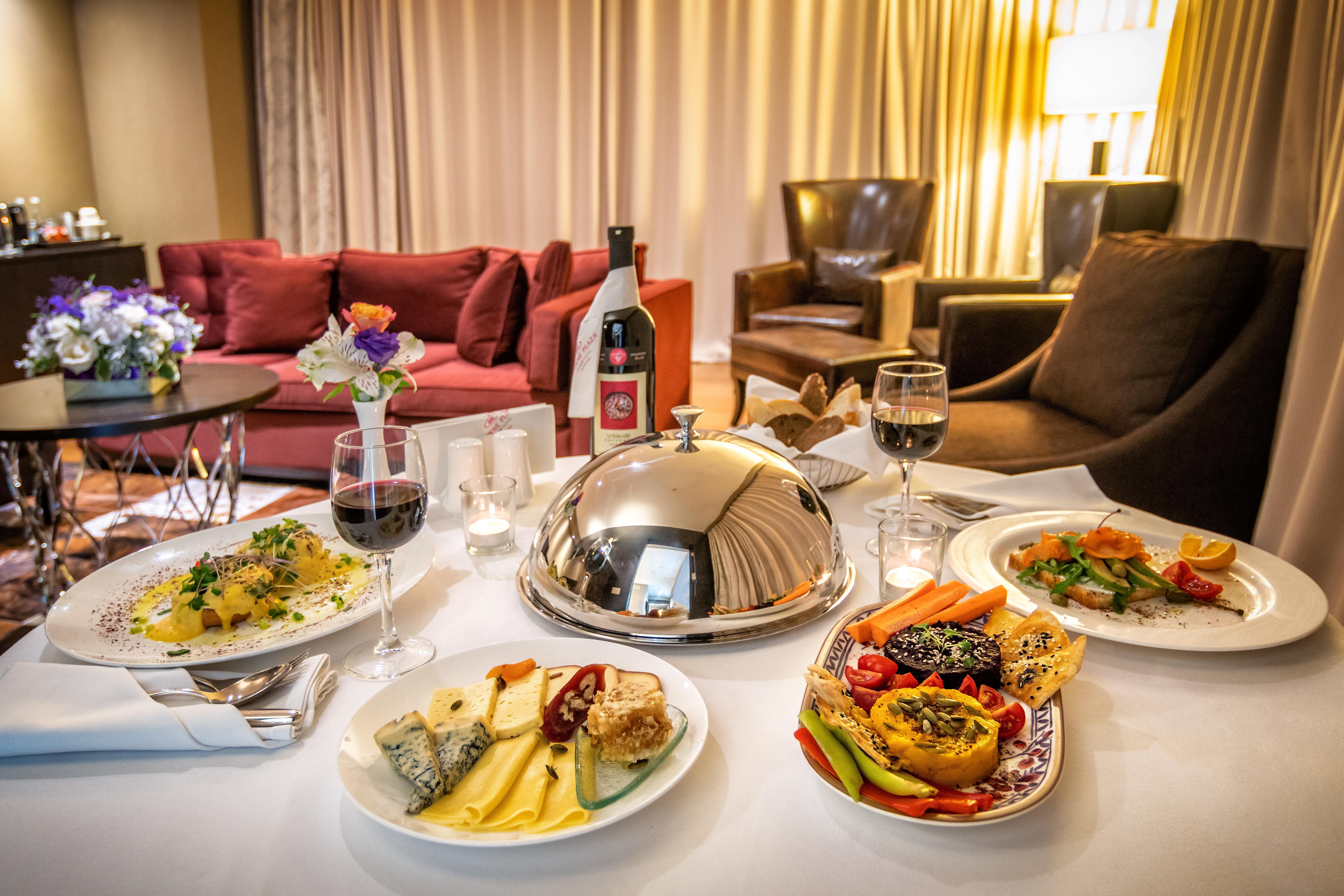 Crowne Plaza - Borjomi By Ihg Hotel Exterior photo In-room dining at the Mandarin Oriental, Munich