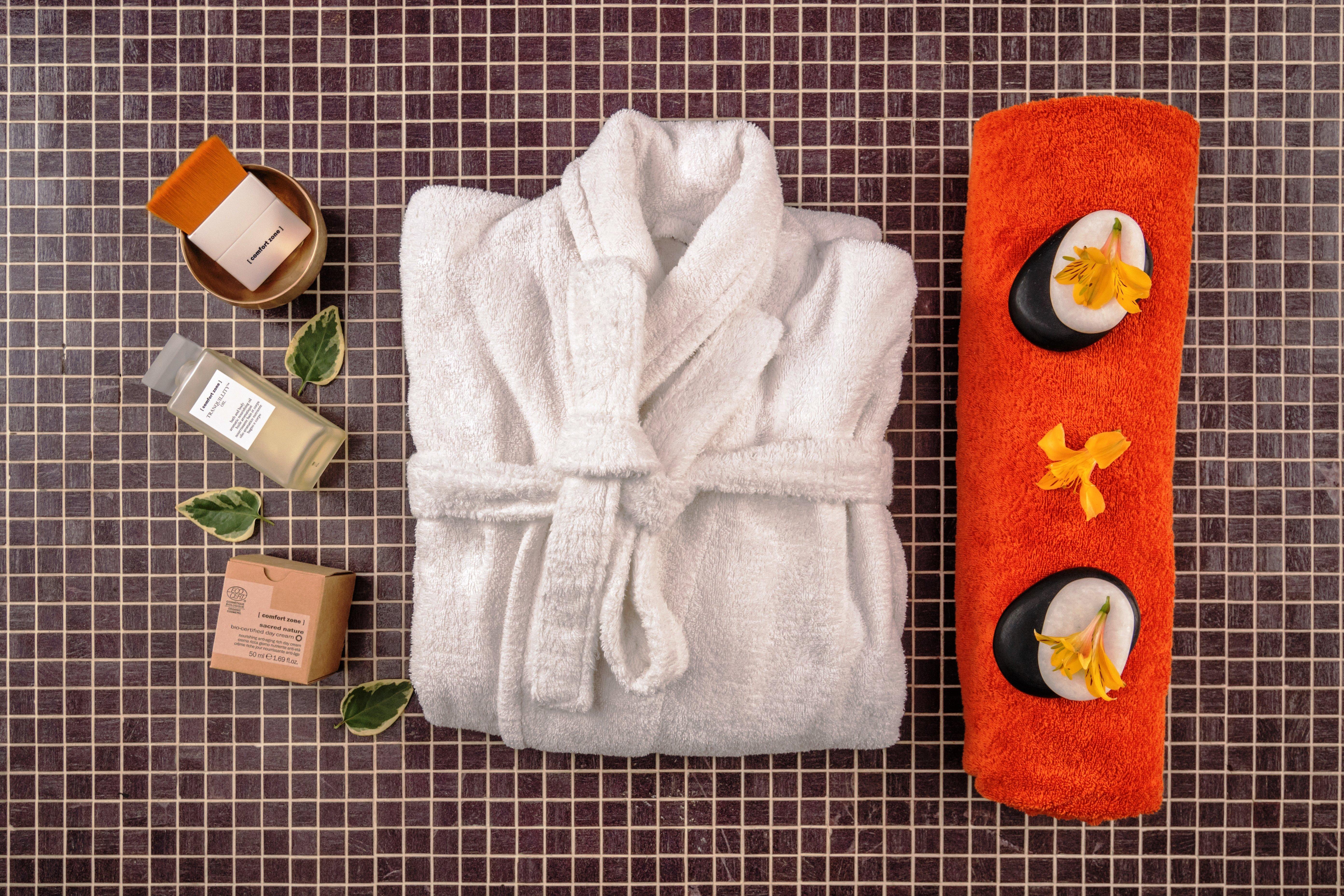 Crowne Plaza - Borjomi By Ihg Hotel Exterior photo A bathrobe