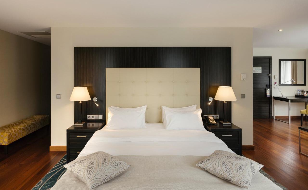Crowne Plaza - Borjomi By Ihg Hotel Exterior photo A bedroom at the hotel