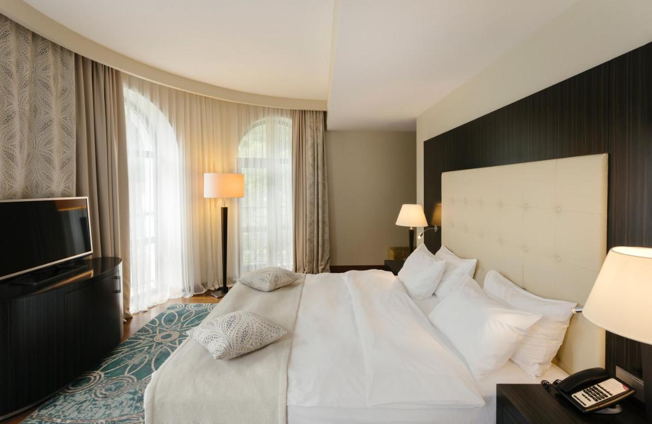 Crowne Plaza - Borjomi By Ihg Hotel Exterior photo A bedroom at the hotel